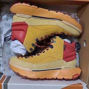 Unisex Decker's Lab boots